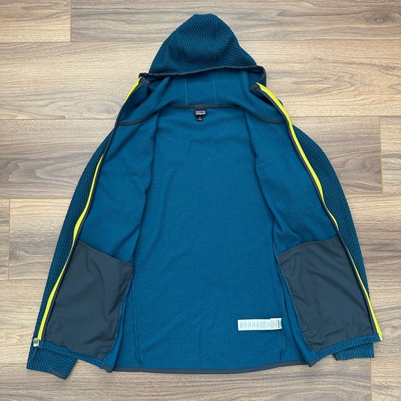 Patagonia R1 Air Full-Zip Hoody in CTRB - Crater Blue Size Medium - Picture 8 of 16